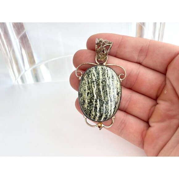 Natural Swiss Opal Green Cabochon Gemstone Artisan 925 Vintage Pendant - Picture 7 of 10